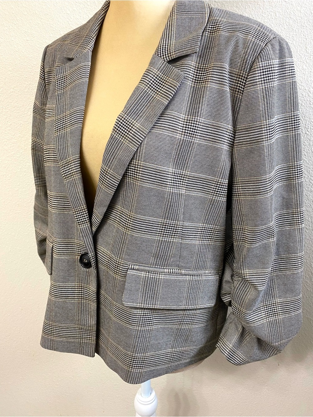Evereve Astor Plaid Cropped Blazer Large - Picture 5 of 13